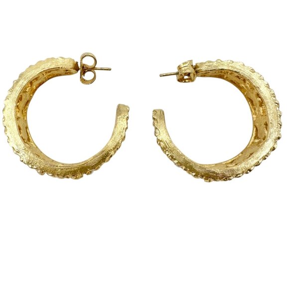 Vintage Gold-Tone Filigree Hoop Earrings With White Floral Accents 1 inch Dia - Picture 5 of 6